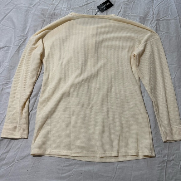 Molerani Women’s Long Sleeve 5 button Shirt. NWT - Picture 2 of 9